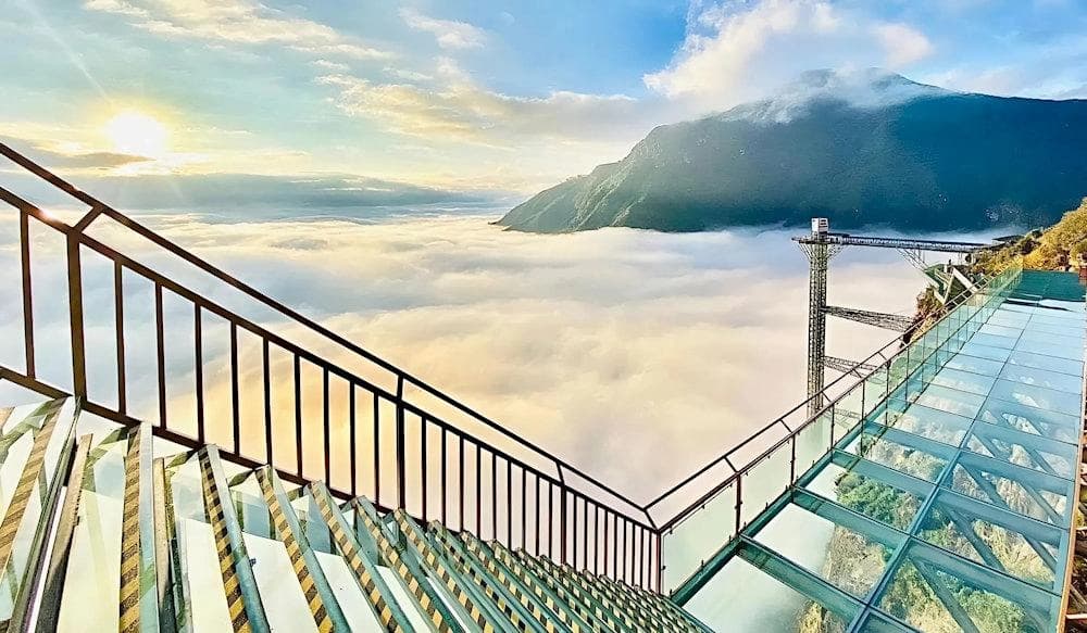 visitors-will-feel-as-if-they-are-walking-among-the-clouds